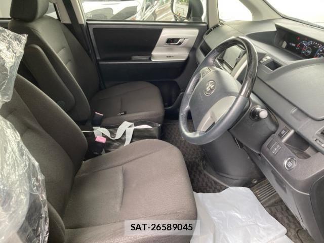 Toyota NOAH 2012-11 7328927-4