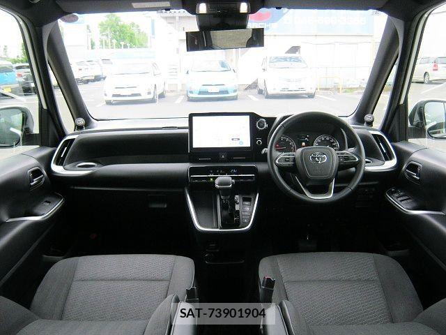 Toyota NOAH 2022-03 7328914-1