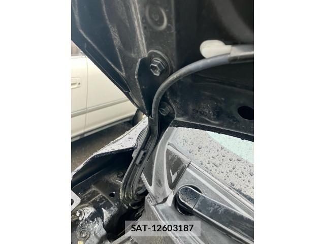 Toyota NOAH 2017-03 7328921-9