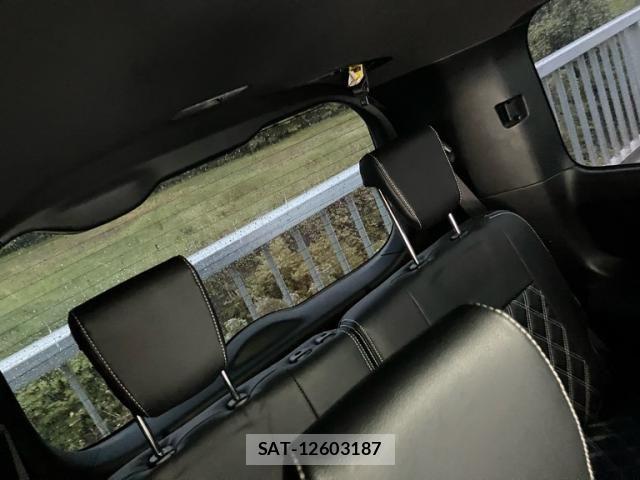 Toyota NOAH 2017-03 7328921-14