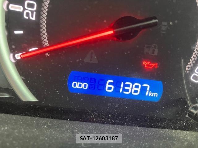 Toyota NOAH 2017-03 7328921-1