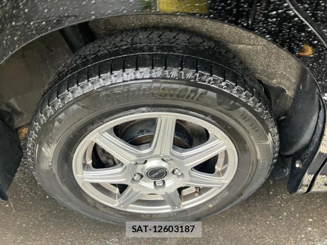 Toyota NOAH 2017-03 7328921-7