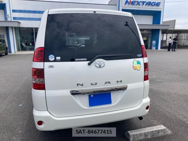 Toyota NOAH 2003-07 7328936-4
