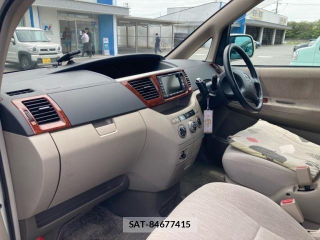 Toyota NOAH 2003-07 7328936-8