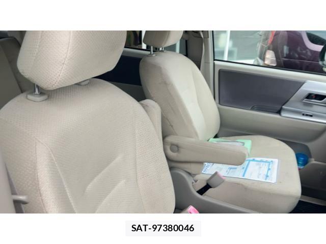 Toyota NOAH 2010-03 7328930-12