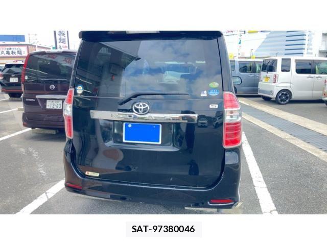 Toyota NOAH 2010-03 7328930-4
