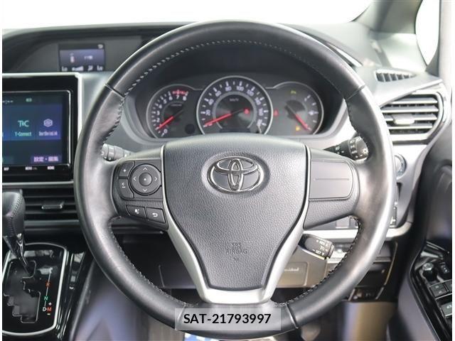 Toyota NOAH 2020-04 7328917-17