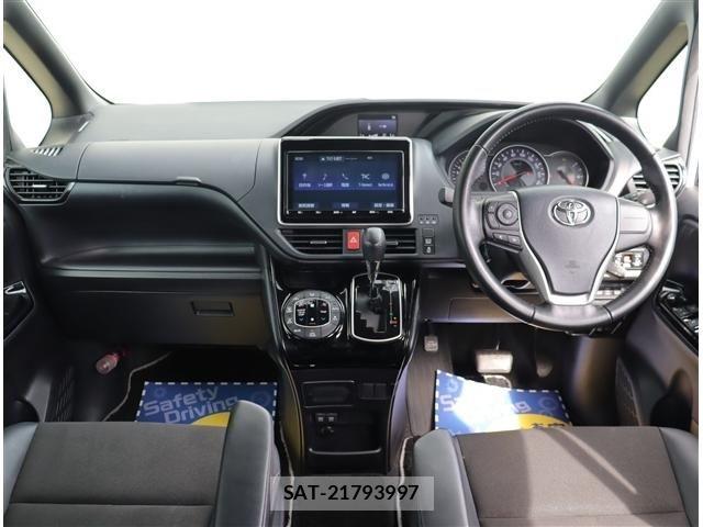 Toyota NOAH 2020-04 7328917-1