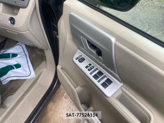 Toyota NOAH 2014-01 7328929-7