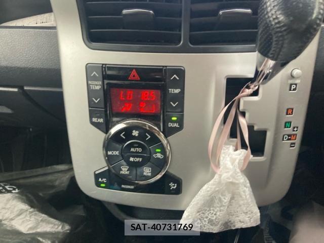 Toyota NOAH 2012-02 7328925-12