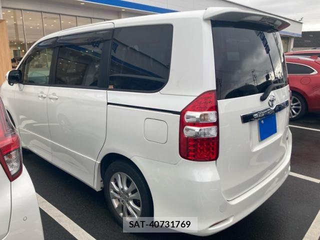 Toyota NOAH 2012-02 7328925-3