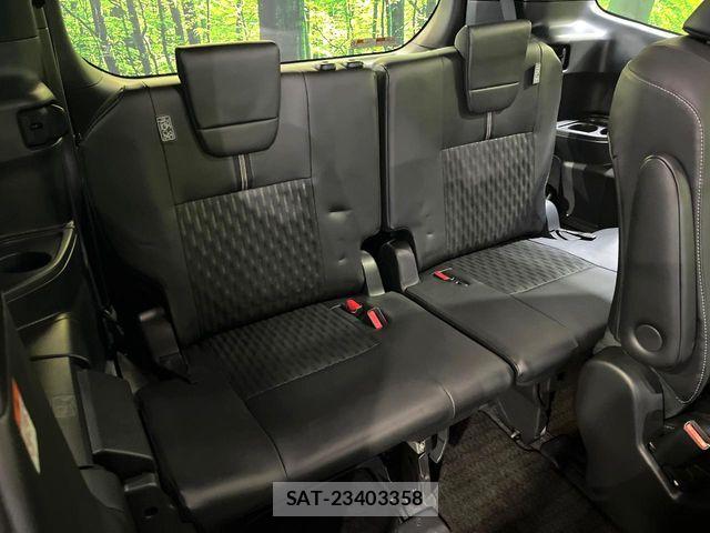 Toyota NOAH 2023-06 7332701-9