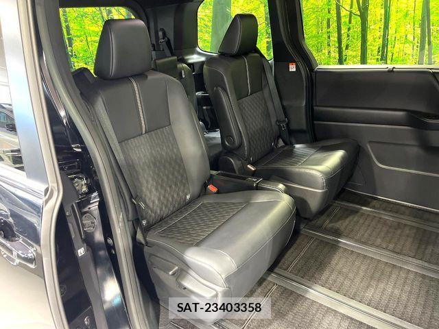 Toyota NOAH 2023-06 7332701-8