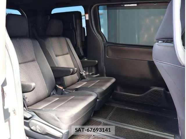 Toyota NOAH 2018-02 7328915-10