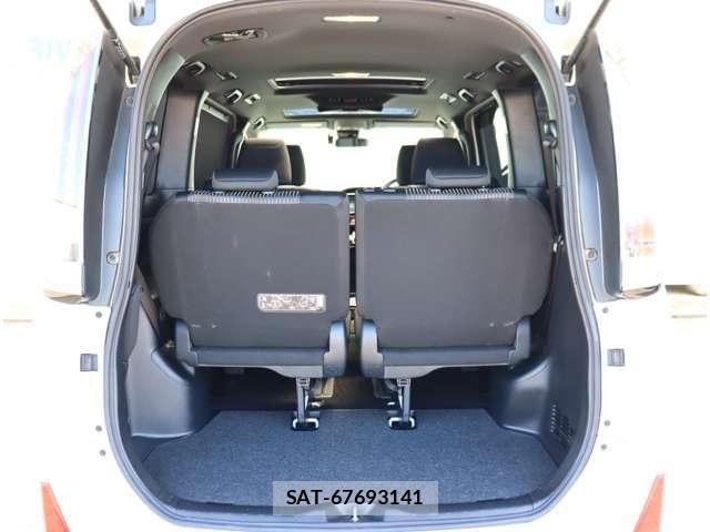 Toyota NOAH 2018-02 7328915-12