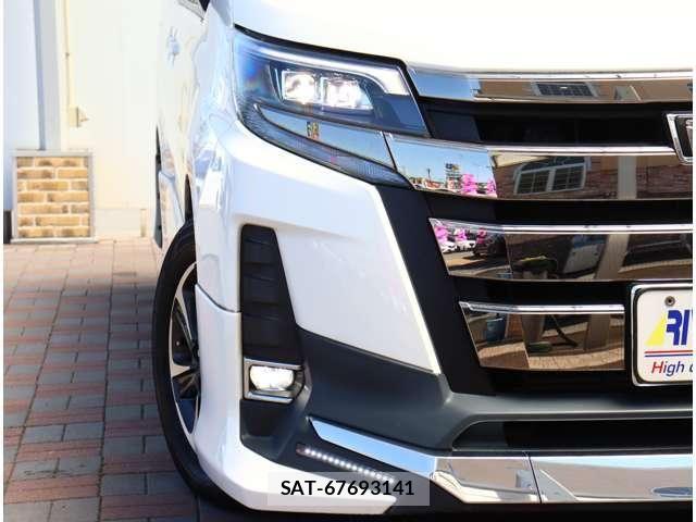 Toyota NOAH 2018-02 7328915-15
