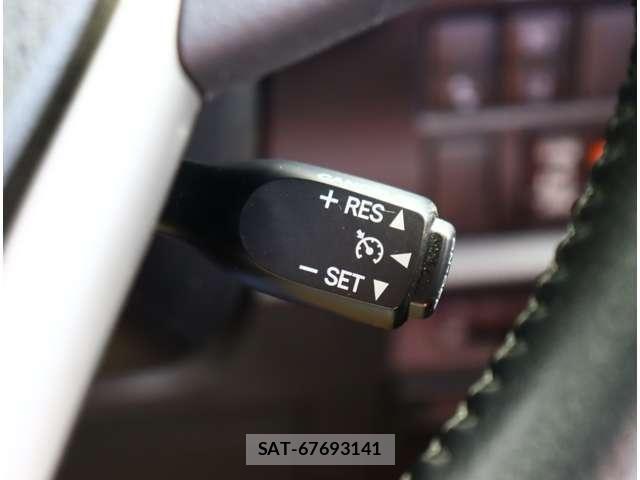 Toyota NOAH 2018-02 7328915-27