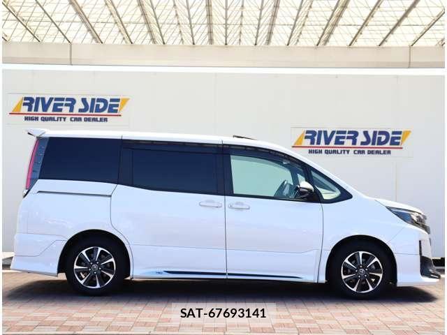 Toyota NOAH 2018-02 7328915-4