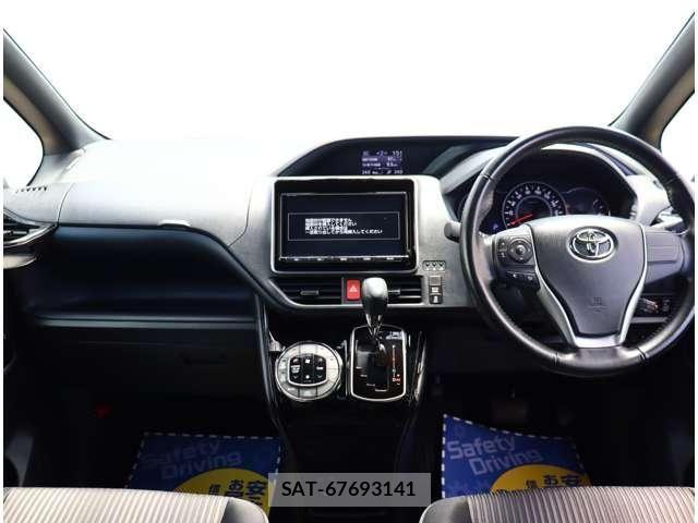 Toyota NOAH 2018-02 7328915-6