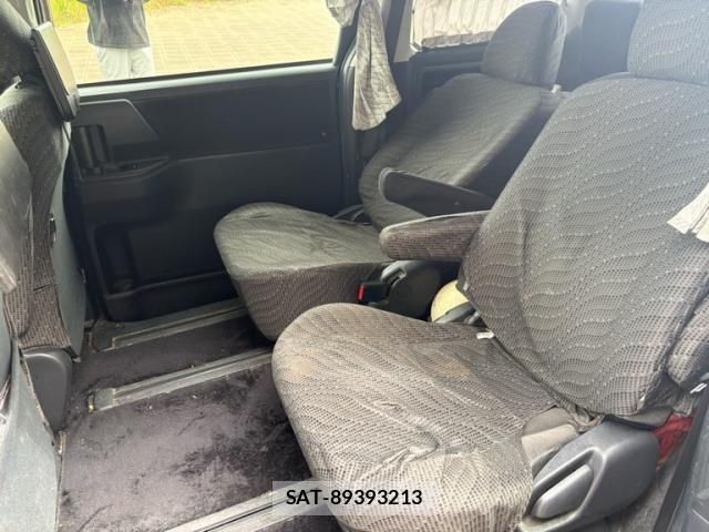 Toyota NOAH 2013-08 7328931-11