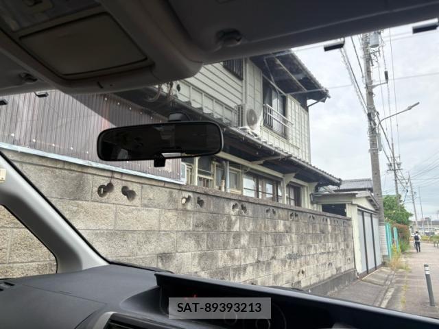 Toyota NOAH 2013-08 7328931-17