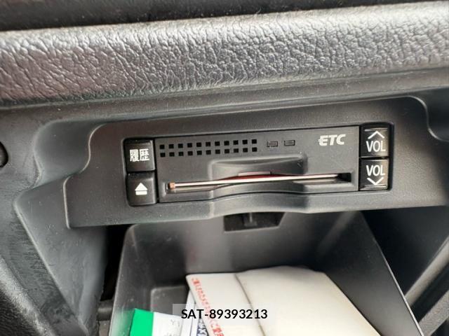 Toyota NOAH 2013-08 7328931-21
