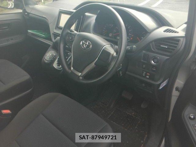Toyota NOAH 2014-11 7328906-1
