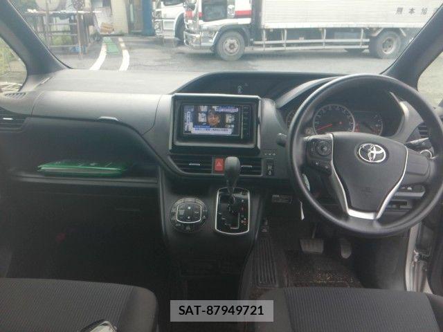 Toyota NOAH 2014-11 7328906-5