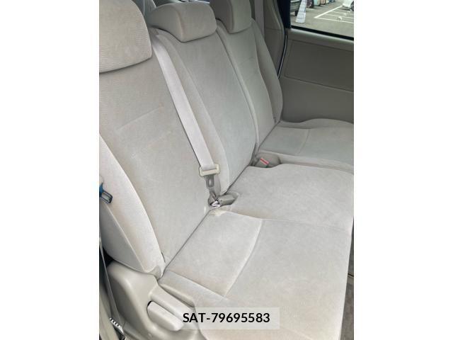 Toyota NOAH 2013-06 7328928-13