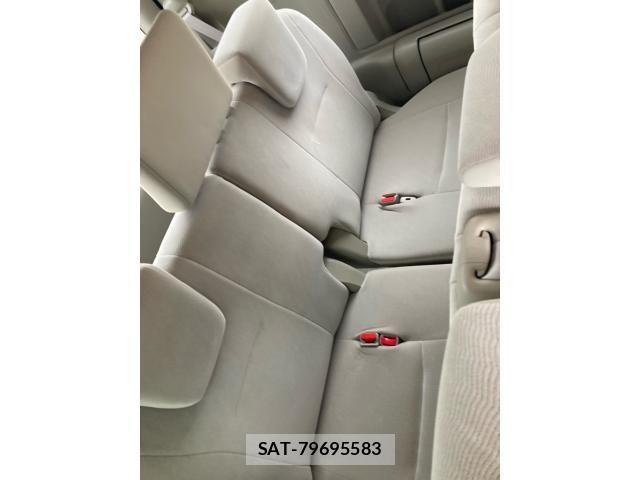 Toyota NOAH 2013-06 7328928-14