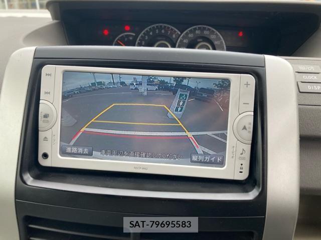 Toyota NOAH 2013-06 7328928-25