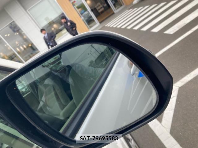 Toyota NOAH 2013-06 7328928-5