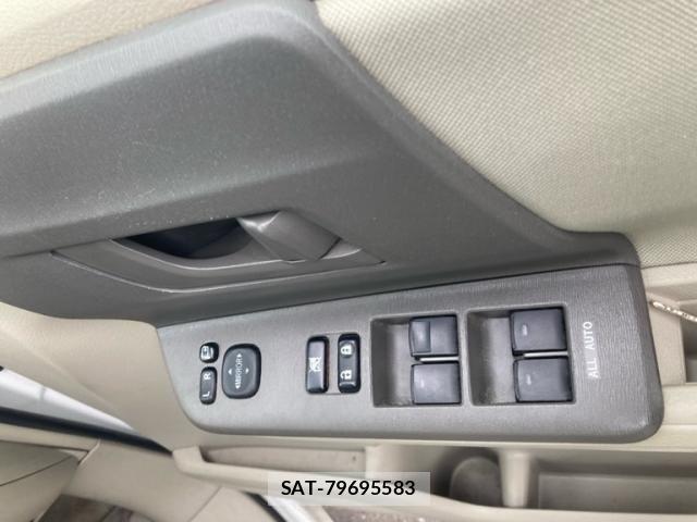 Toyota NOAH 2013-06 7328928-7