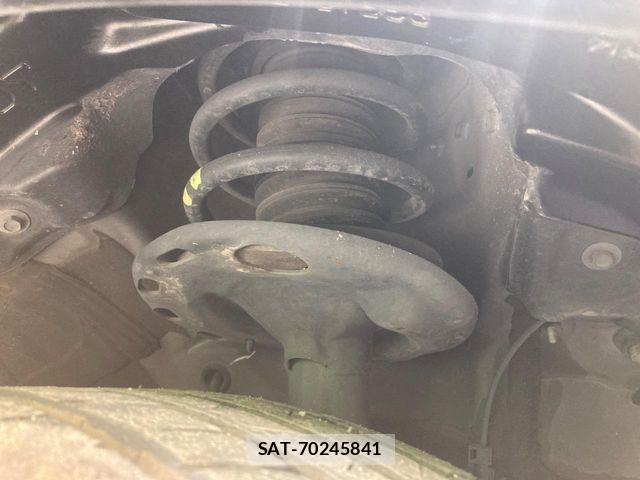 Toyota NOAH 2019-11 7328918-19