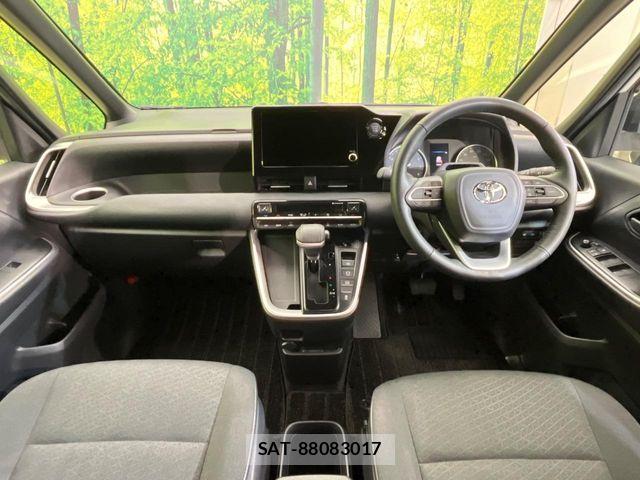 Toyota NOAH 2024-03 7332700-1