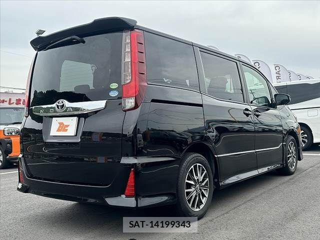 Toyota NOAH 2014-02 7328926-12