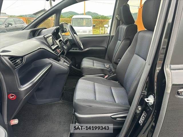 Toyota NOAH 2014-02 7328926-18