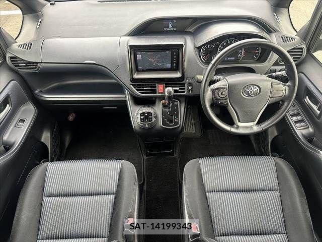 Toyota NOAH 2014-02 7328926-1