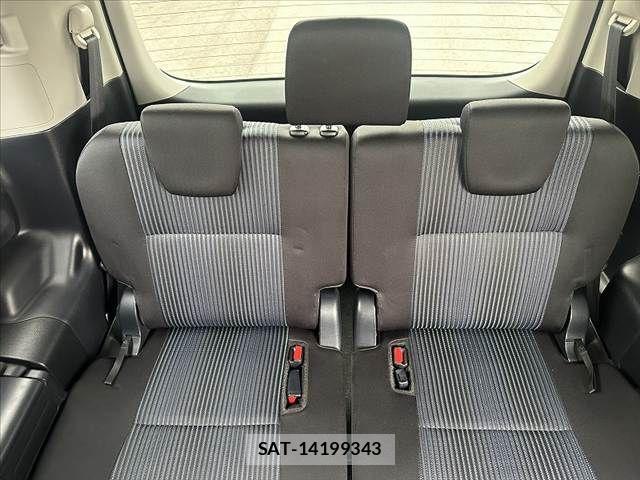 Toyota NOAH 2014-02 7328926-19