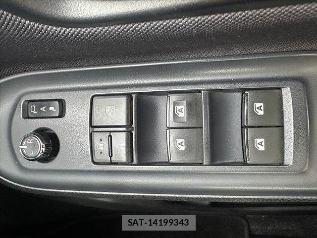 Toyota NOAH 2014-02 7328926-26