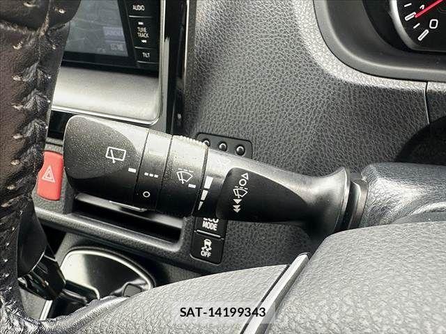 Toyota NOAH 2014-02 7328926-29