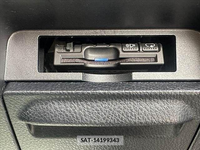 Toyota NOAH 2014-02 7328926-6