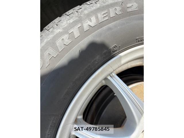 Toyota NOAH 2003-12 7328935-5