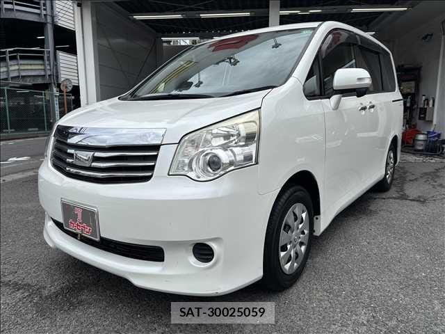 Toyota NOAH 2011-01 7328924-0