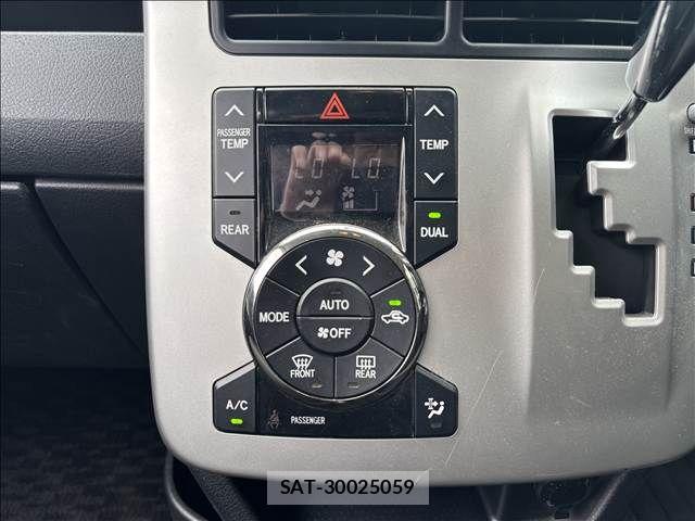 Toyota NOAH 2011-01 7328924-20