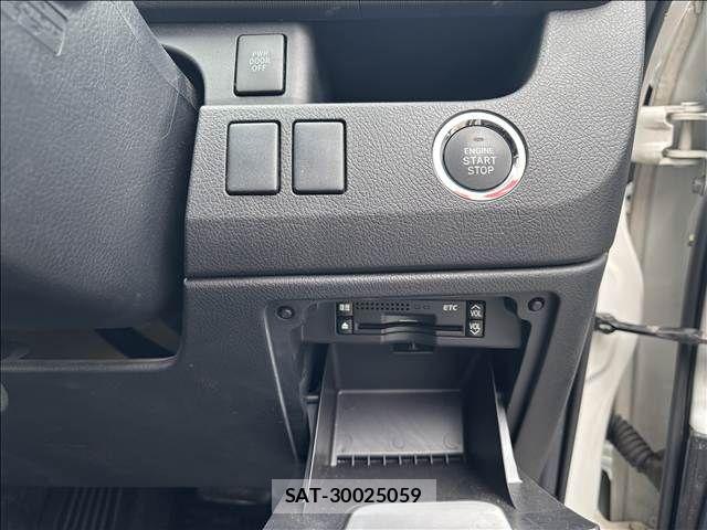 Toyota NOAH 2011-01 7328924-22