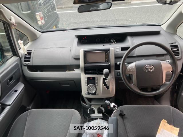 Toyota NOAH 2009-07 7328934-15