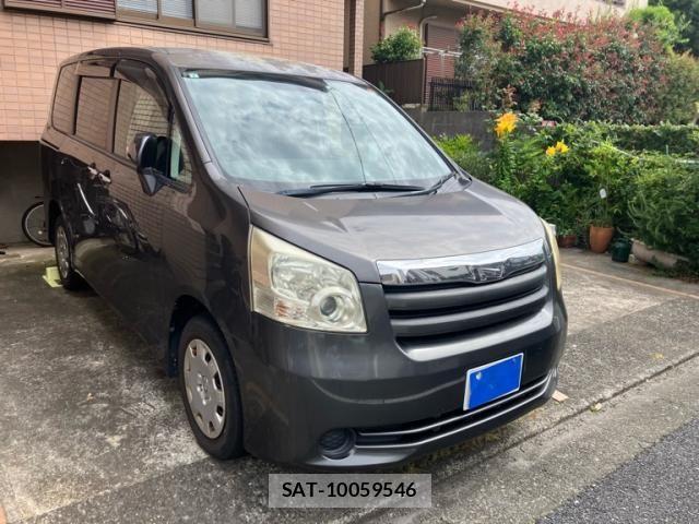 Toyota NOAH 2009-07 7328934-1