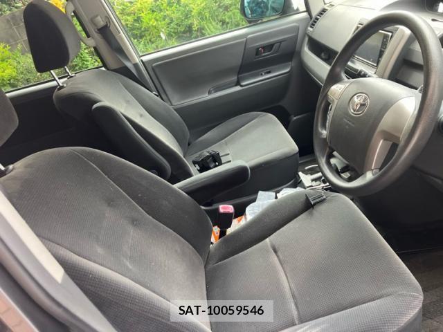 Toyota NOAH 2009-07 7328934-16