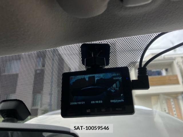 Toyota NOAH 2009-07 7328934-19